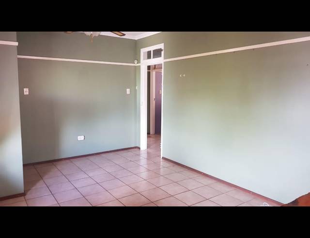 3 BEDROOM FREEHOLD TO LET IN NAPIERVILLE